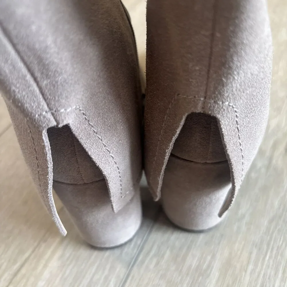 VINCE CAMUTO Ceelah Dune Oil Suede Heeled Boots Retro Festival Posh SoHo Sz6.5